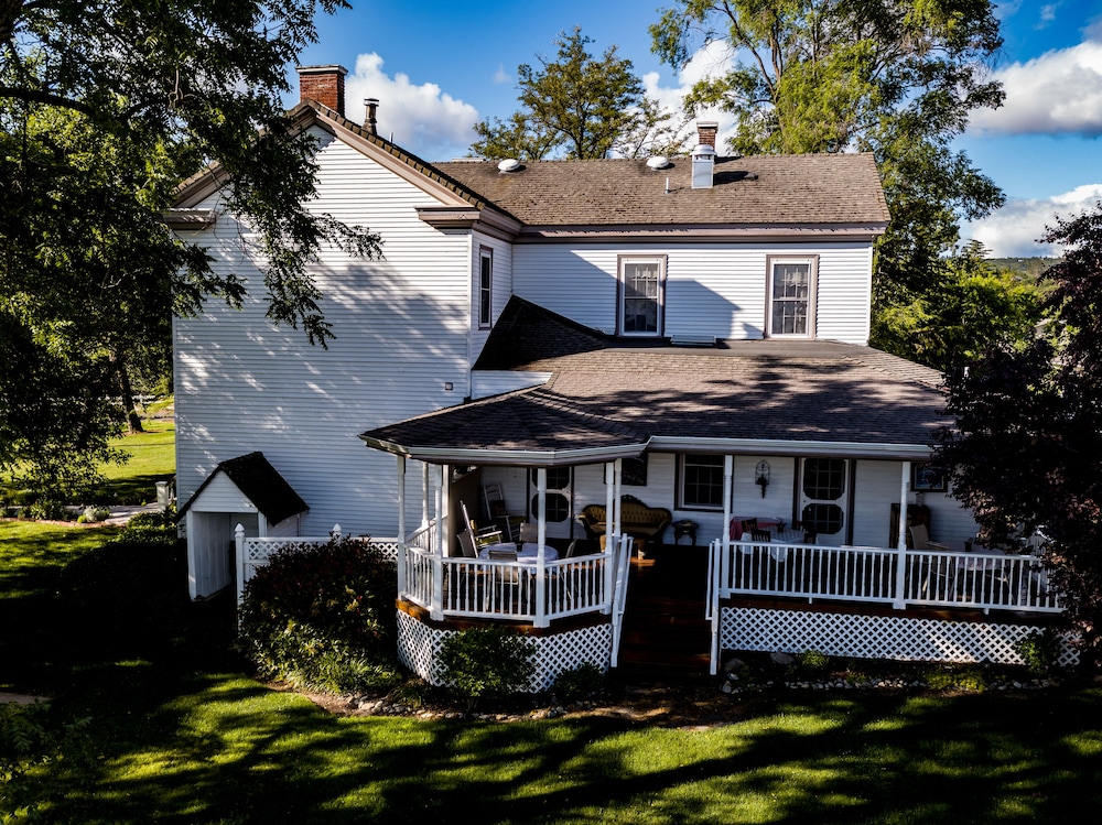 Bybee's Historic Inn