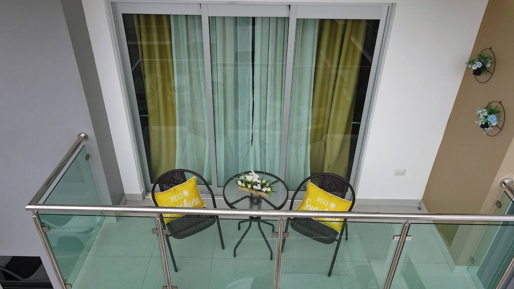 Modern Penthouse Albarobello Residences