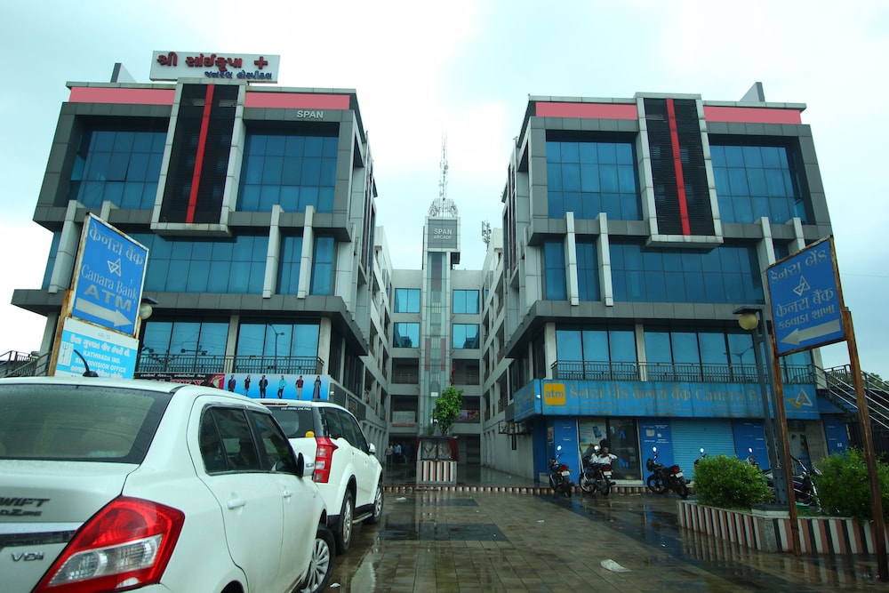 OYO 9238 Hotel Meet Palace