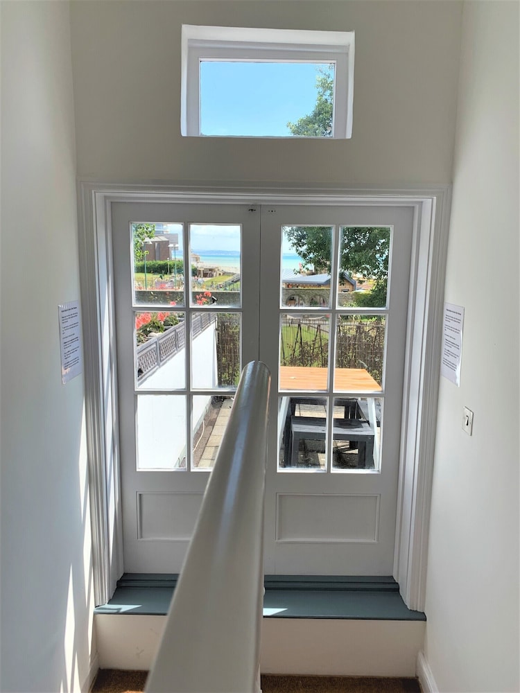 Warwick House, photo 49