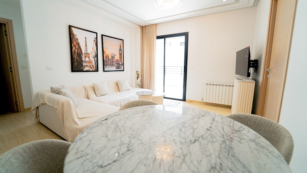 New Central and Luxury In Jardin de Carthage