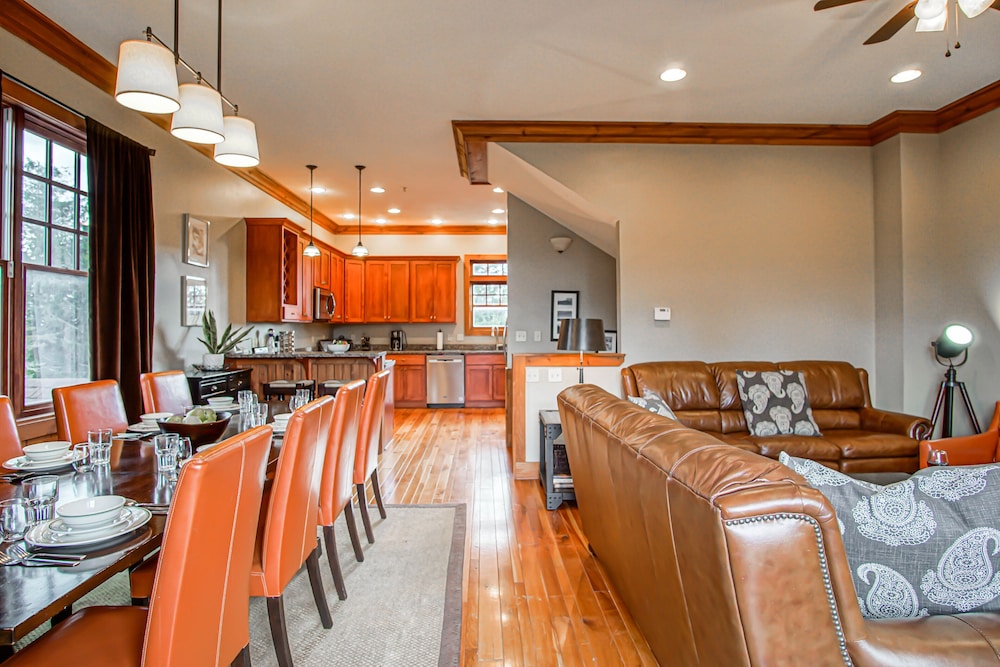 Shays Landing #6: 4 Bedrooms, 4.5 Bath: Pvt Hot Tub, Slope Side