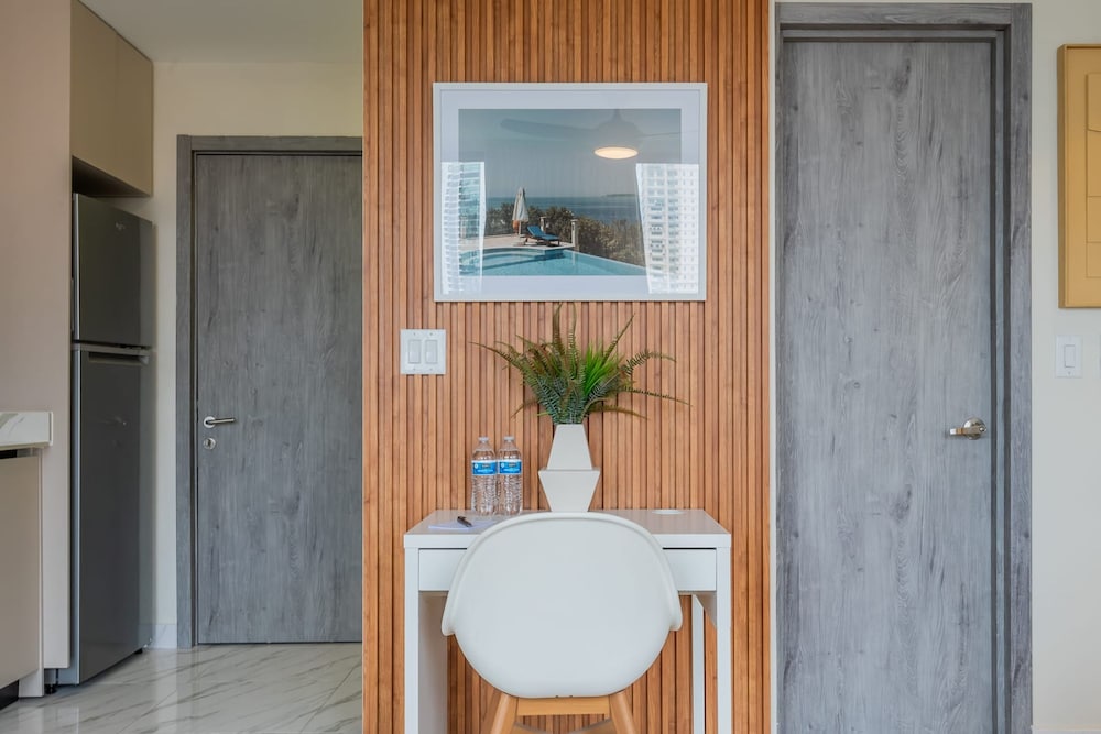w Majestic 1BR w Beautiful View in Calle 50