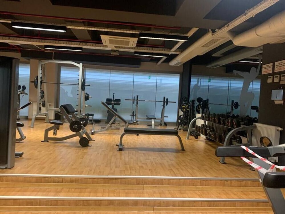 1 1 Balcony Deluxe Apart - Near Mall of Istanbul