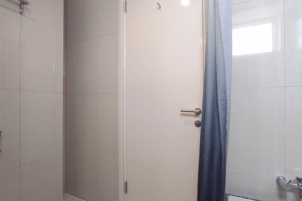 Wonderful And Relaxing 3Br At The Via And The Vue Apartment, Surabaya - 9