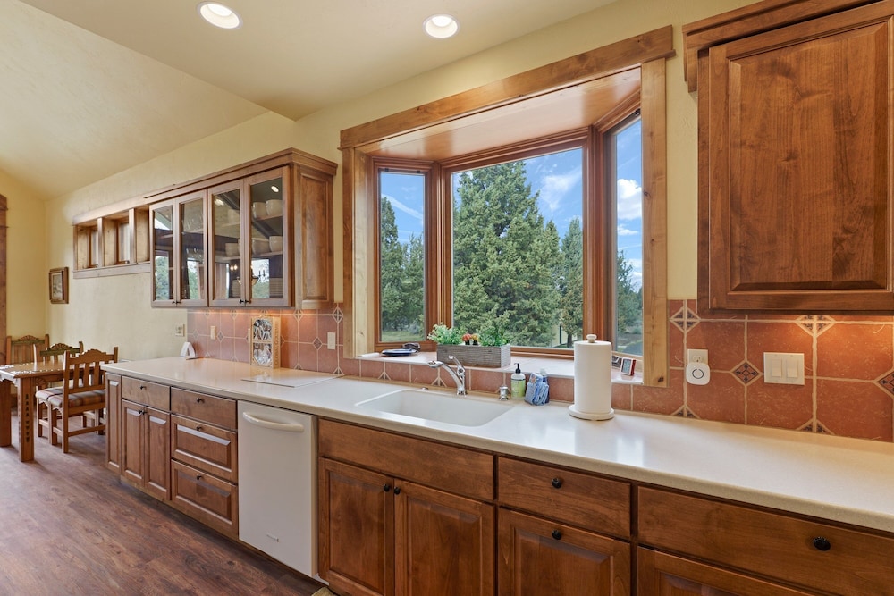 High Lowe 4 Bedroom Home