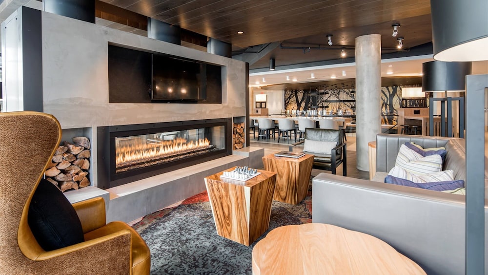 Global Luxury Suites at Reston - Property Image 8