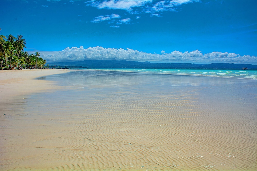 Mayumi Beach Villa, Boracay Island - 21