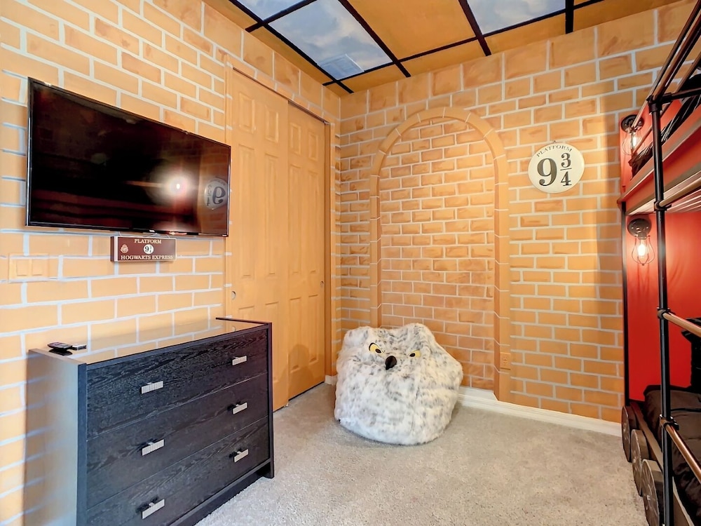 Fairytale Mansion 6BR Arcade & Pool