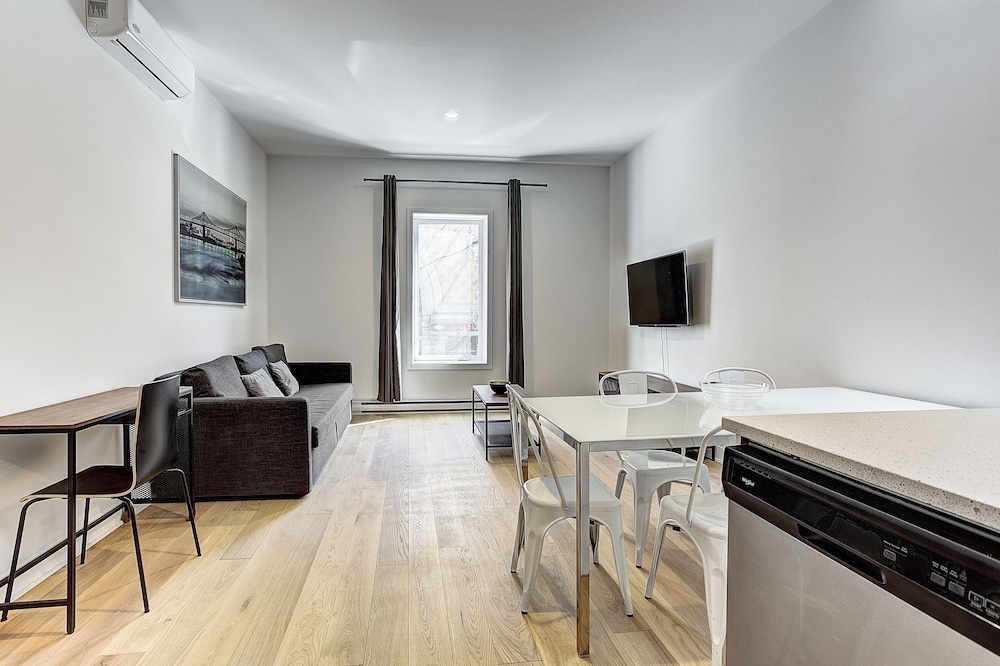 Destination Stays Little Burgundy DT MTL - Image 4