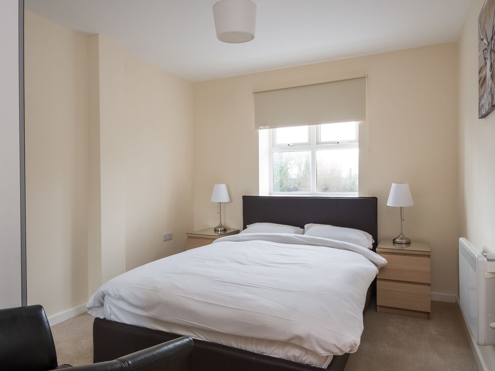 Luxury 2 Bed Riverside