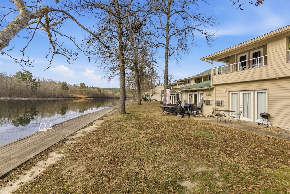 Clearwater Golden Escape On Lake Hamilton 2 Bedroom Condo