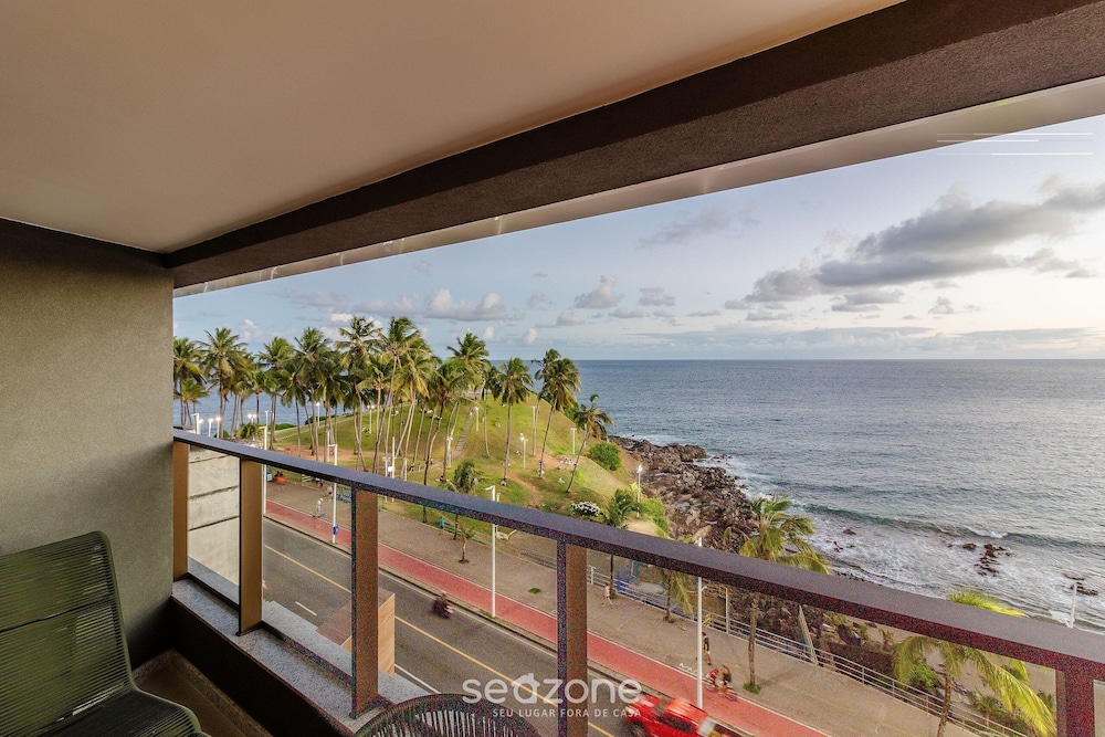 Beachfront Building With Swimming Pool in Barra in SSA - SPB