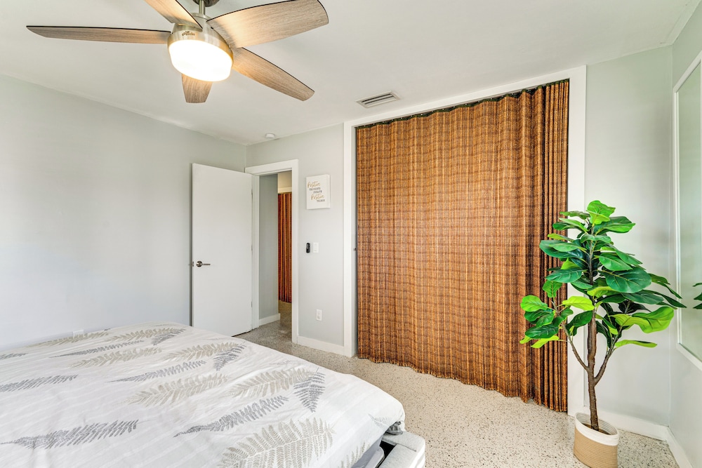 2 Mi to Beach: Canal-front Retreat in Cape Coral!