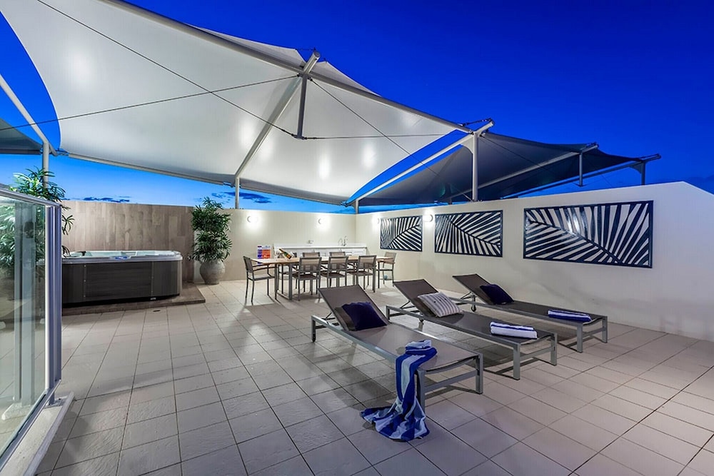 Luxury Apartments on Bells Boulevard
