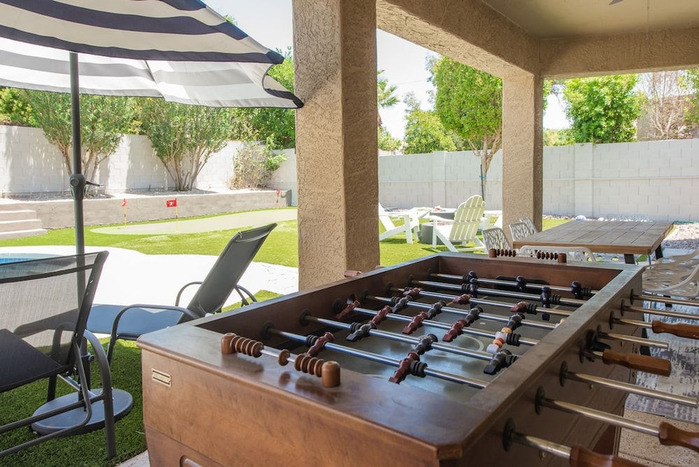 Scottsdale Paradise Poolside With Hot Tub Gym