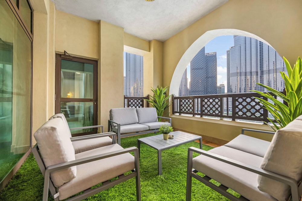 Durrani Homes - Heaven on Earth collection 5BR with panorama Burj Khalifa and fountain views