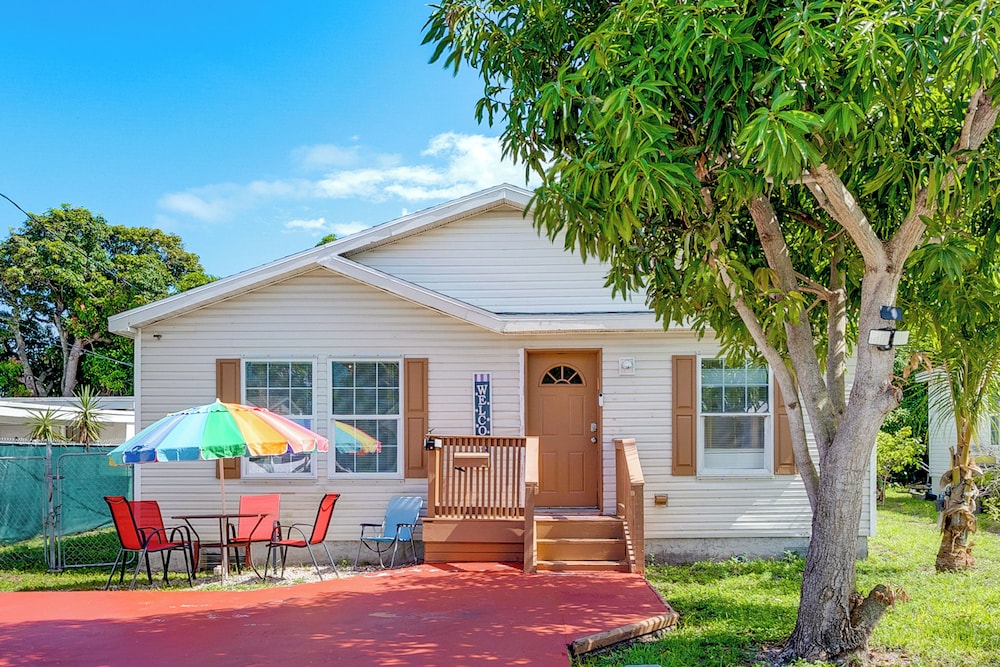 West Palm Beach Home ~ 2 Mi to Downtown!