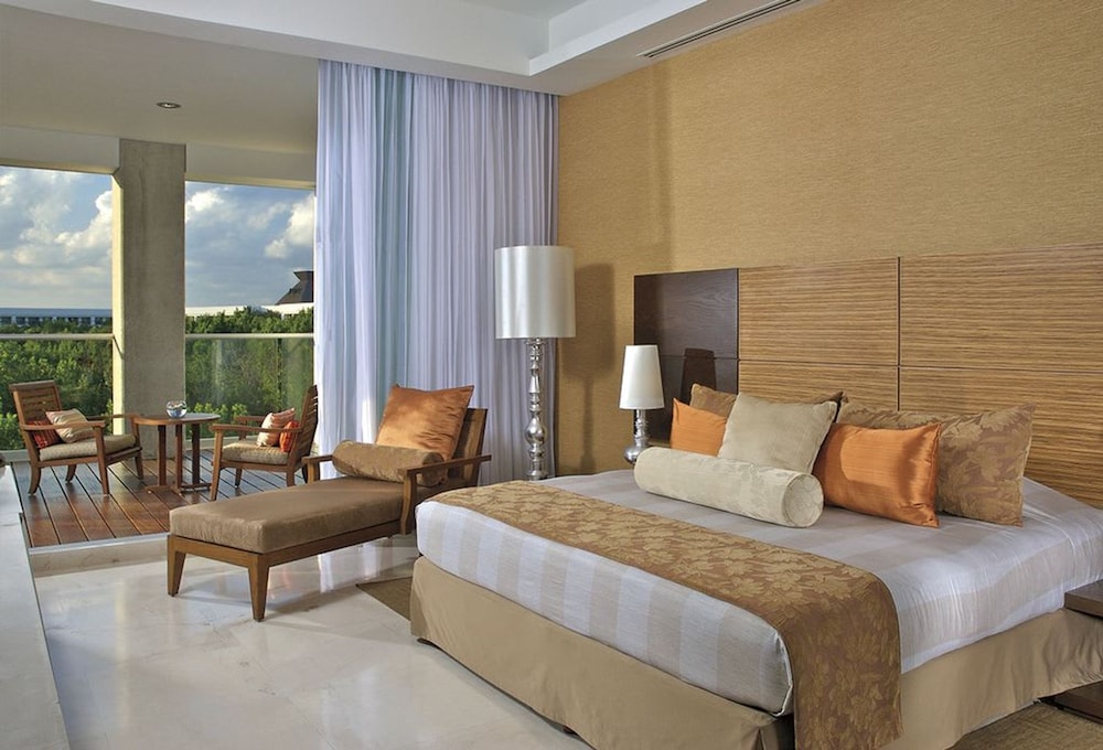 2BD Riviera Maya Ocean View w Luxurious Resort