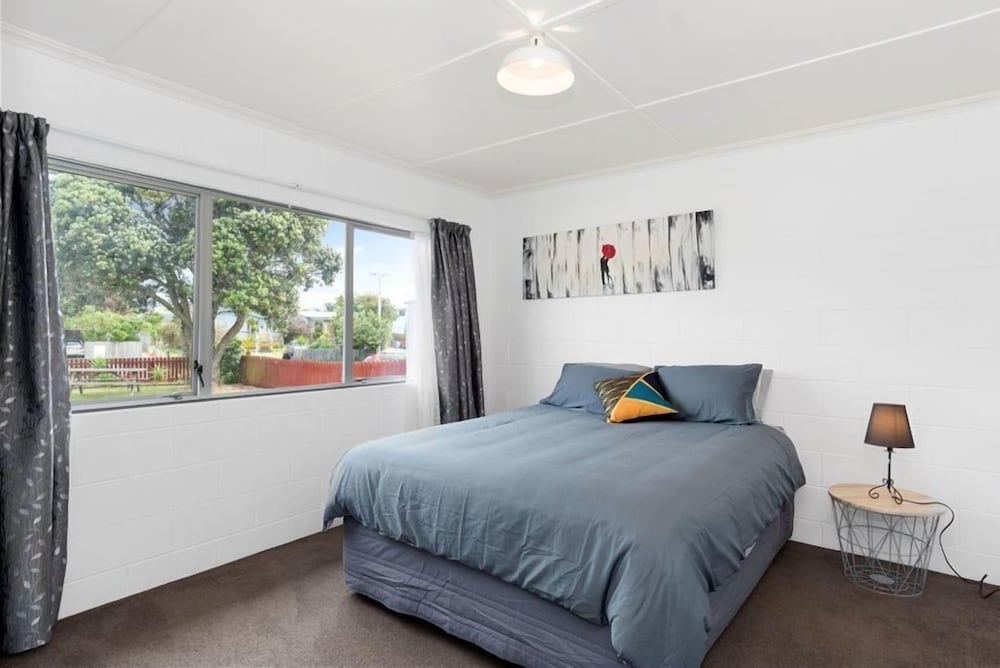 my pad' house  papamoa  Bay of plenty view 4