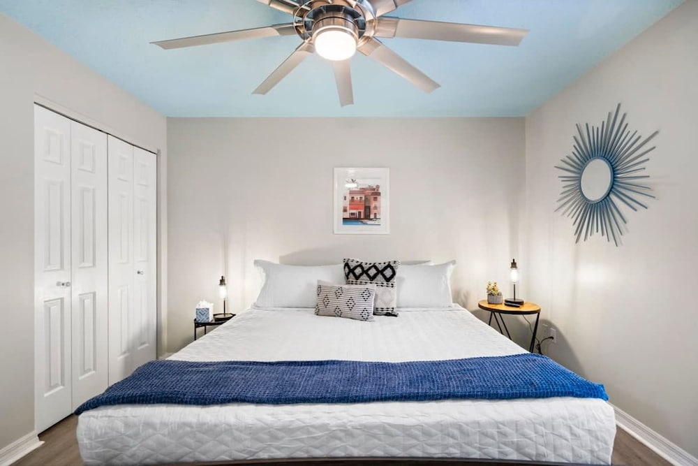 Uptown Gem The Castaway Cottage Dog Friendly