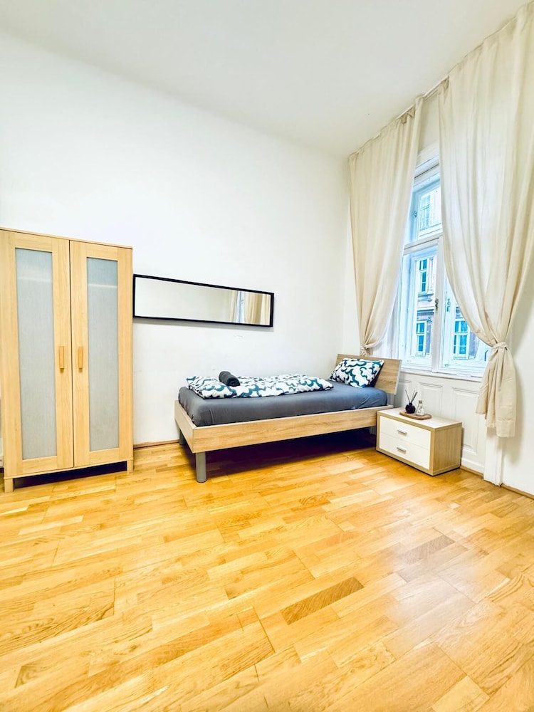 Affordable Stay Walk to Stadthalle