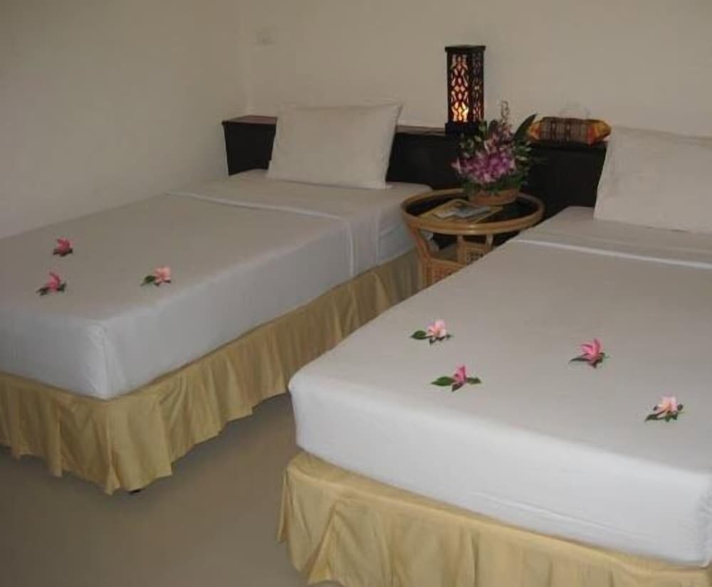 Baan Saensook Villas