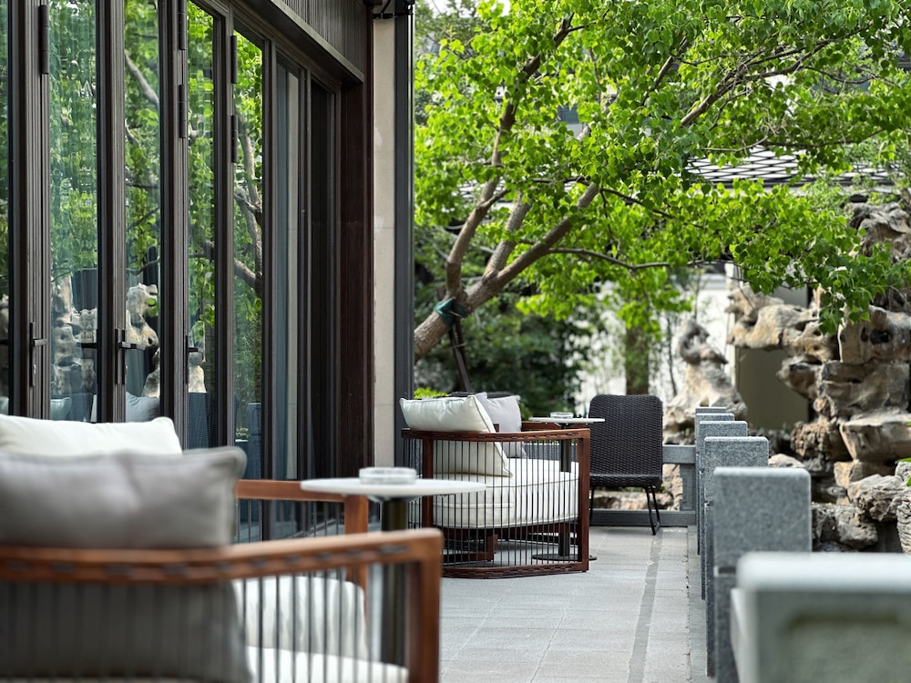 Blue City Fenghe Resort Hotel
