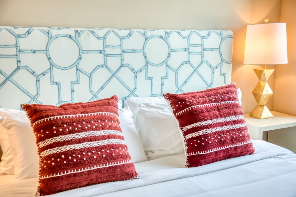 Mint House Greenville - Downtown - Image 5