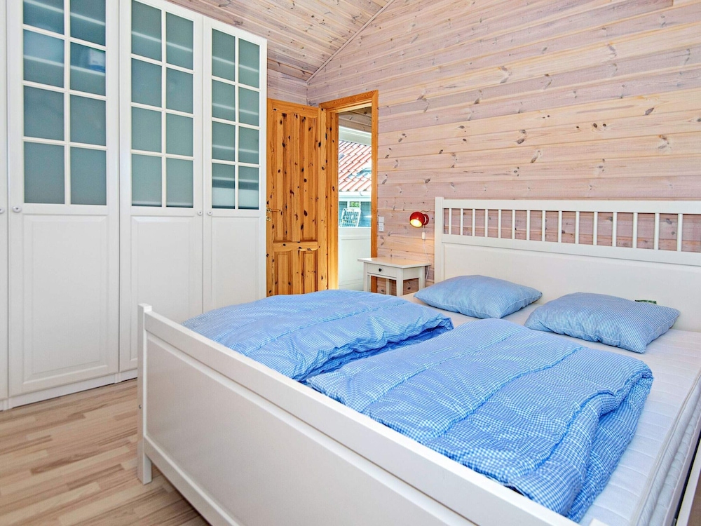 Sunny Retreat in Bonnerup Harbor-by Traum view 2