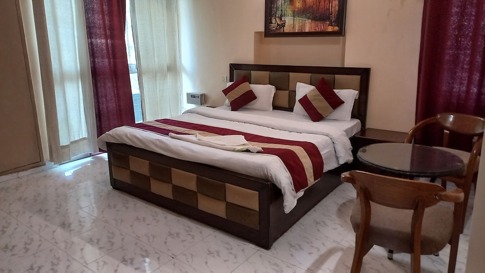 Room-boutique Guest Room in Heart of Ne
