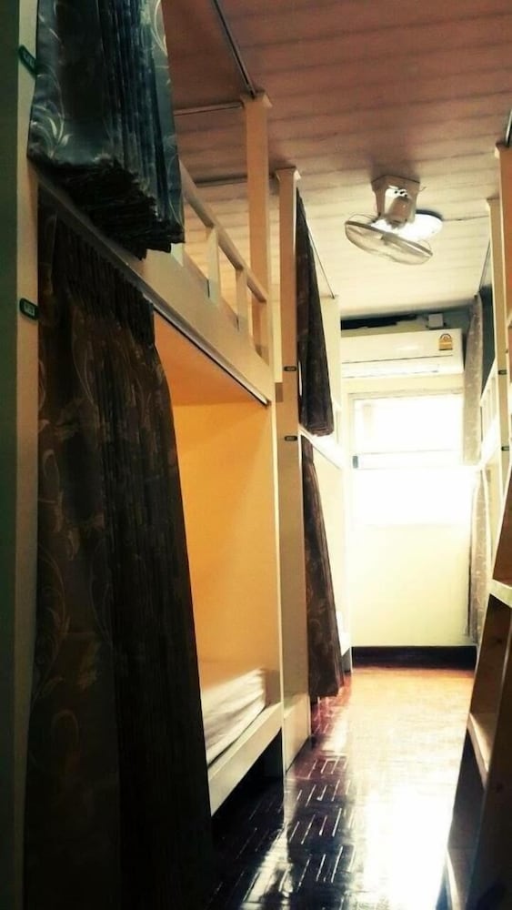Smile Capsule Hostel
