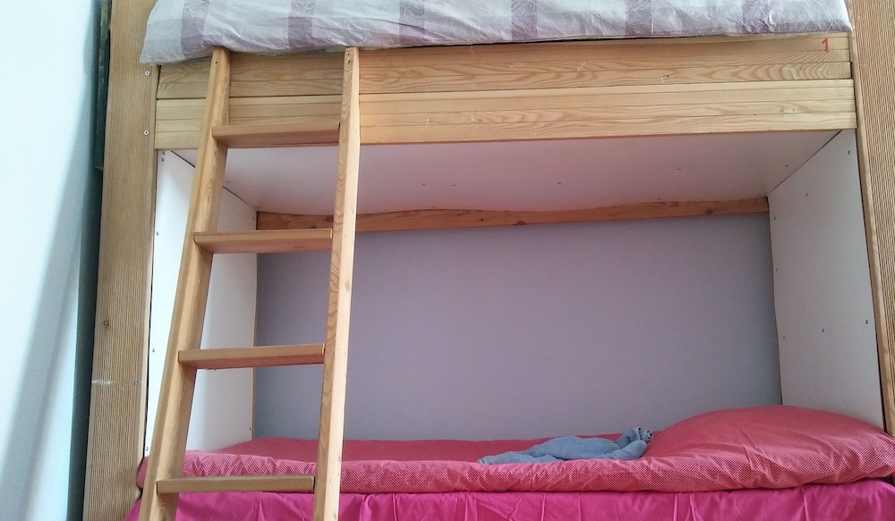 Vareron Hostel