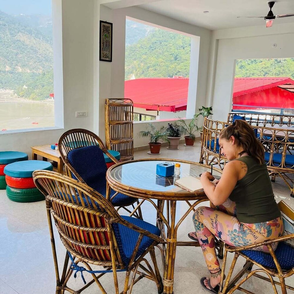 Skyard Hostel & Homestay (Harsil Valley)