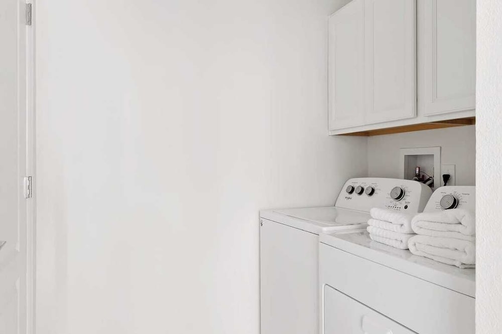 Sleeps 20! Resort Home Near Disney, Pool+game Room Twice-as-nice by Avantstay