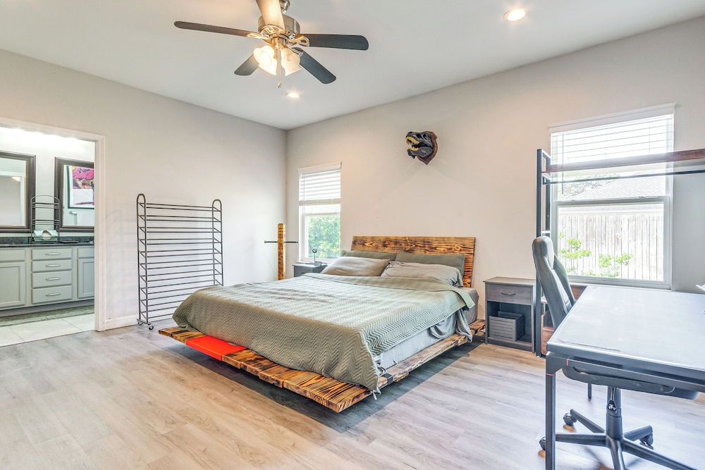 Military-friendly Home Near Navarre Beach & Base!