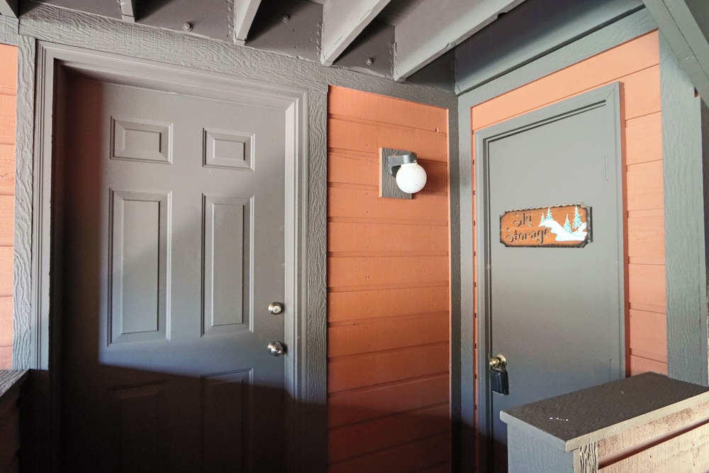 Quiet Cozy Fraser Getaway for 7!