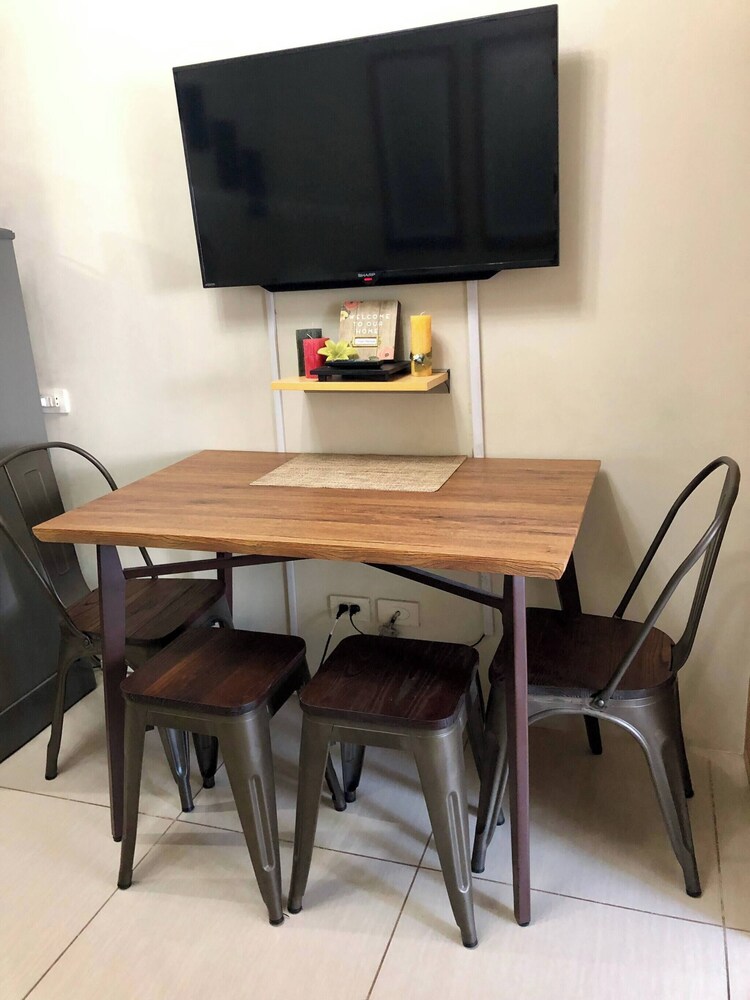 Urban Retreat at Shell Residences With Netflix 300mbps Wifi