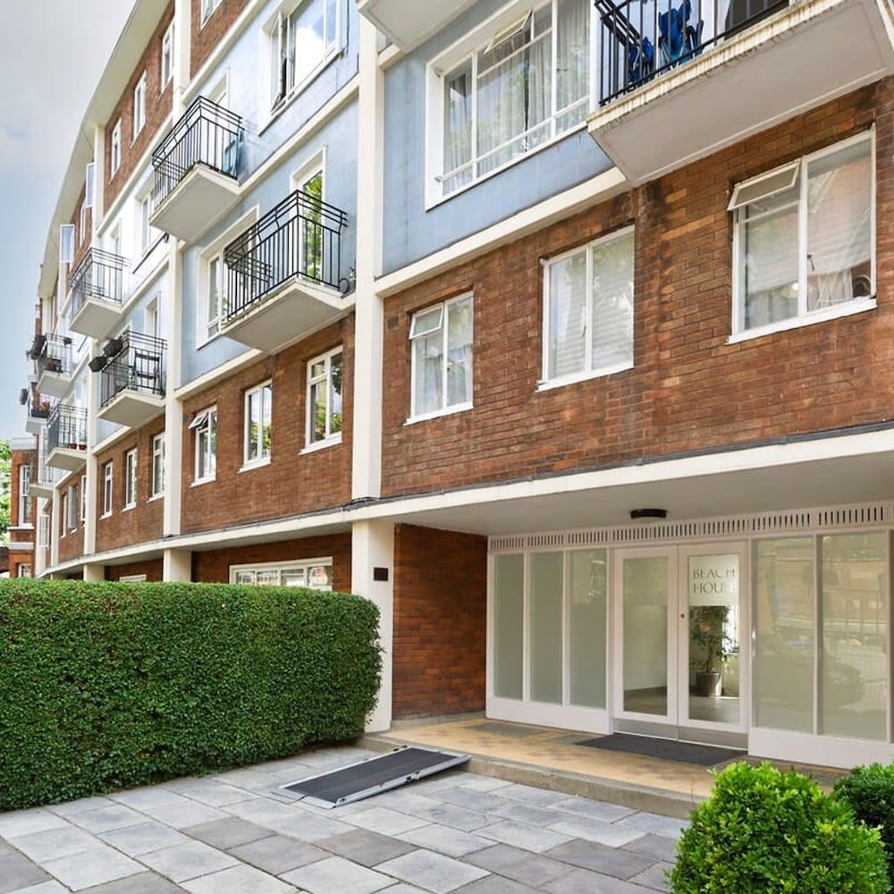 Elegant 3 bed Flat Earls Court