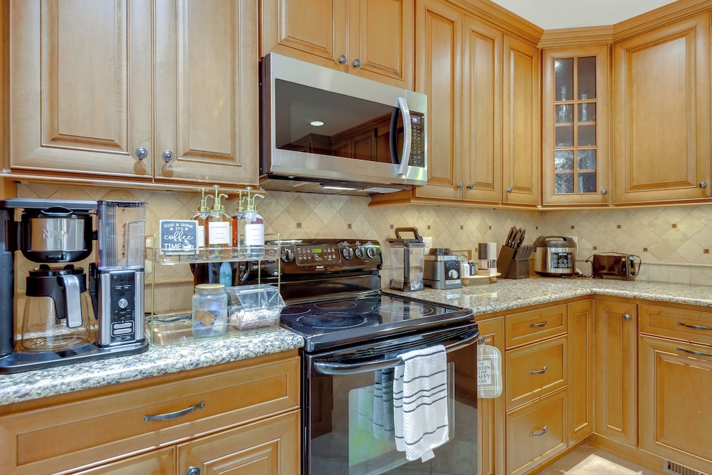 Room to Work & Relax! Laurel Home w/ Office, Yard