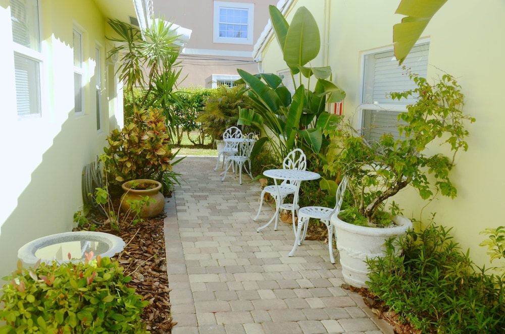 Bahama Beach Club of Pompano