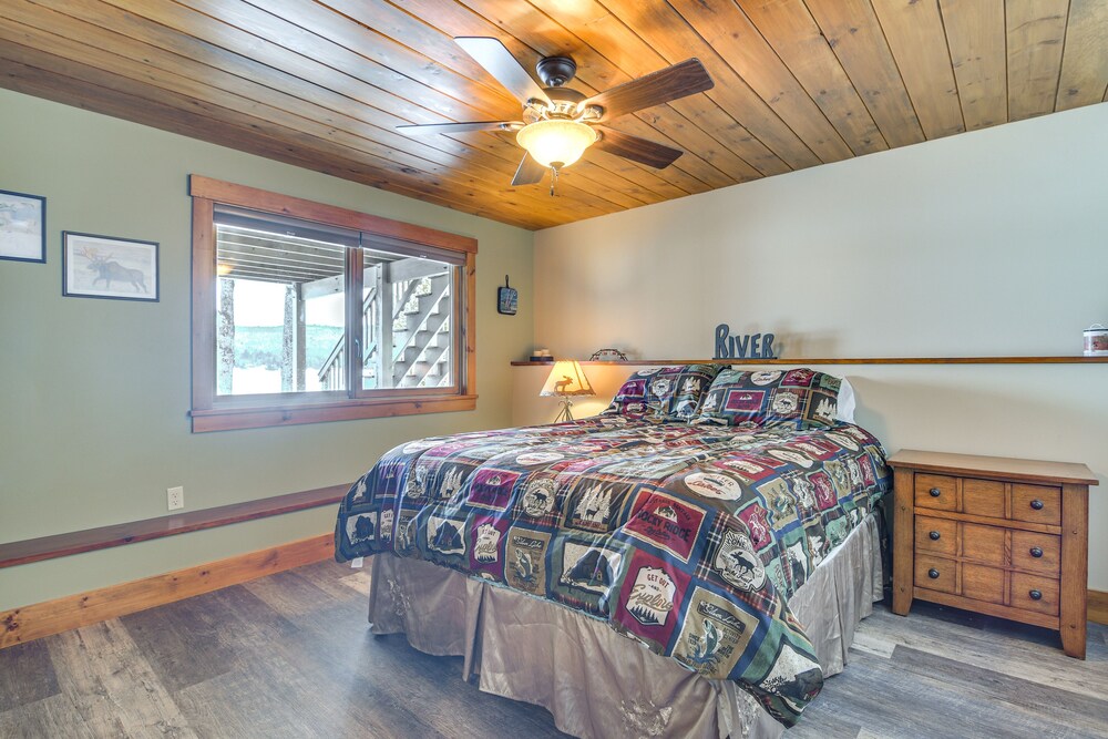 Lakefront New Hampshire Hideaway w/ Deck & Views