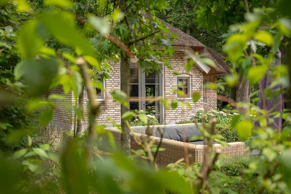 Farmhouse in Veluwe With Sauna and Nature Views