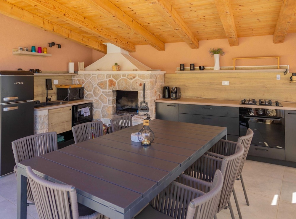 Sunlit Shores Beach Villa With Pool, Gym and Sauna