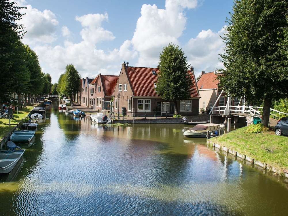 Cosy Chalet in the Heart of Monnickendam With Terrace view 4