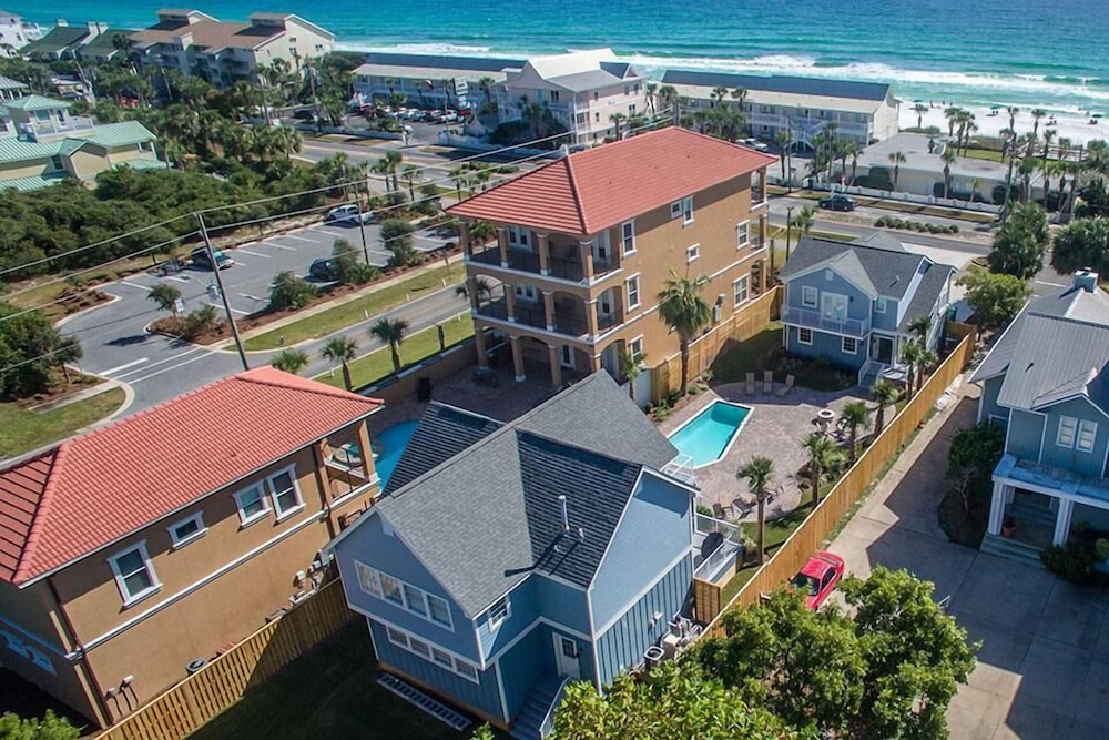 Bottoms Up 7 Bedroom Holiday Home by Five Star Properties