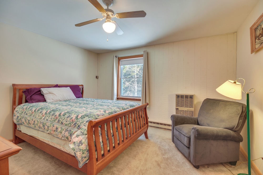 1 Mi to Sugarbush Resort: Dog-friendly Home!