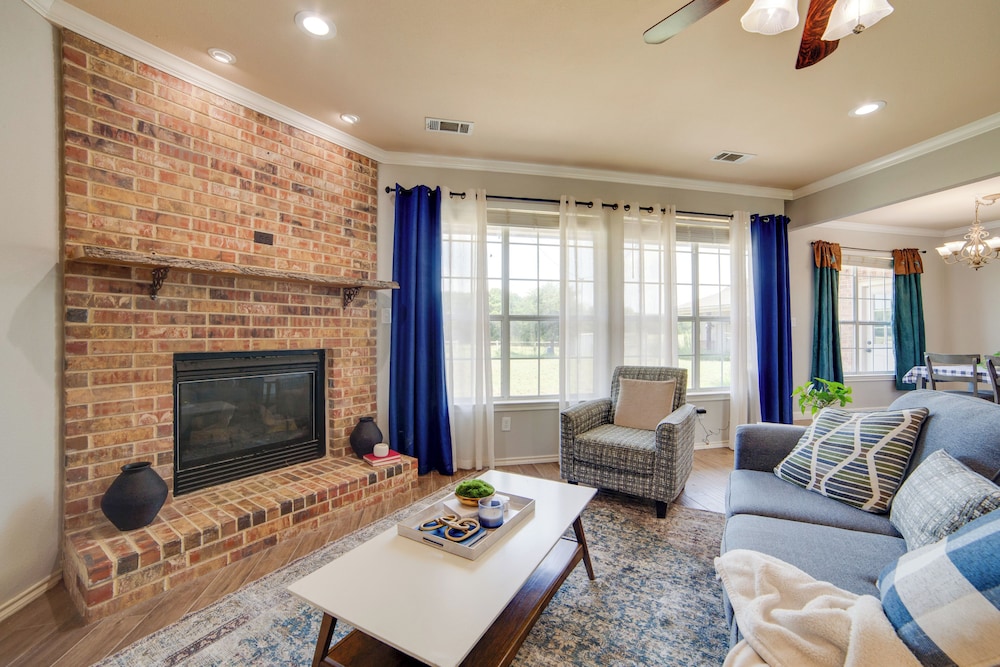 2 Mi to Lake Lavon: Countryside Retreat on 6 Acres