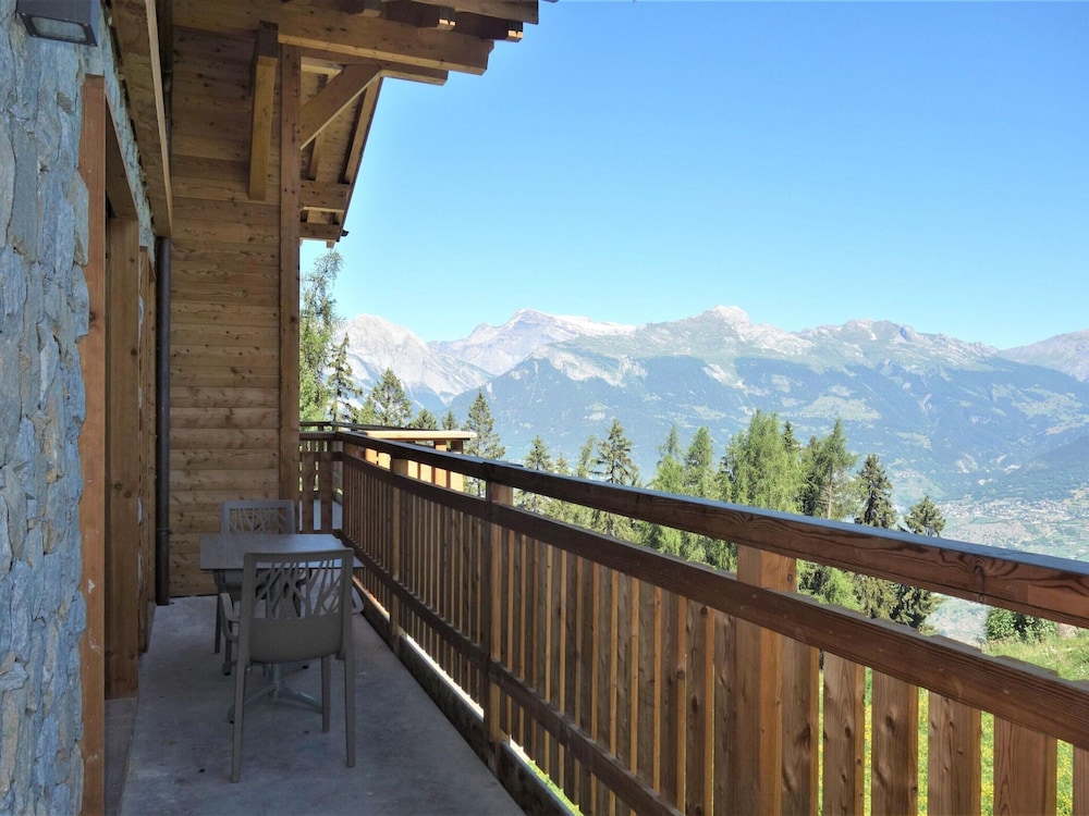 Apartment in Ski In Ski Out Location