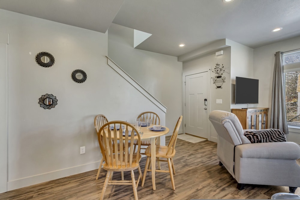 3 Bed 2 Bath King Beds With Smoker Grill